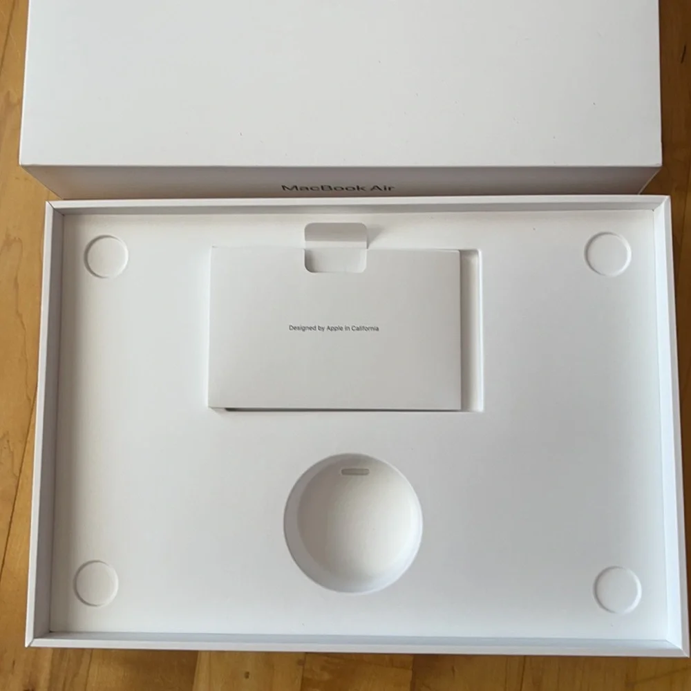 Apple MacBook Air M1 13-inch - BOX ONLY